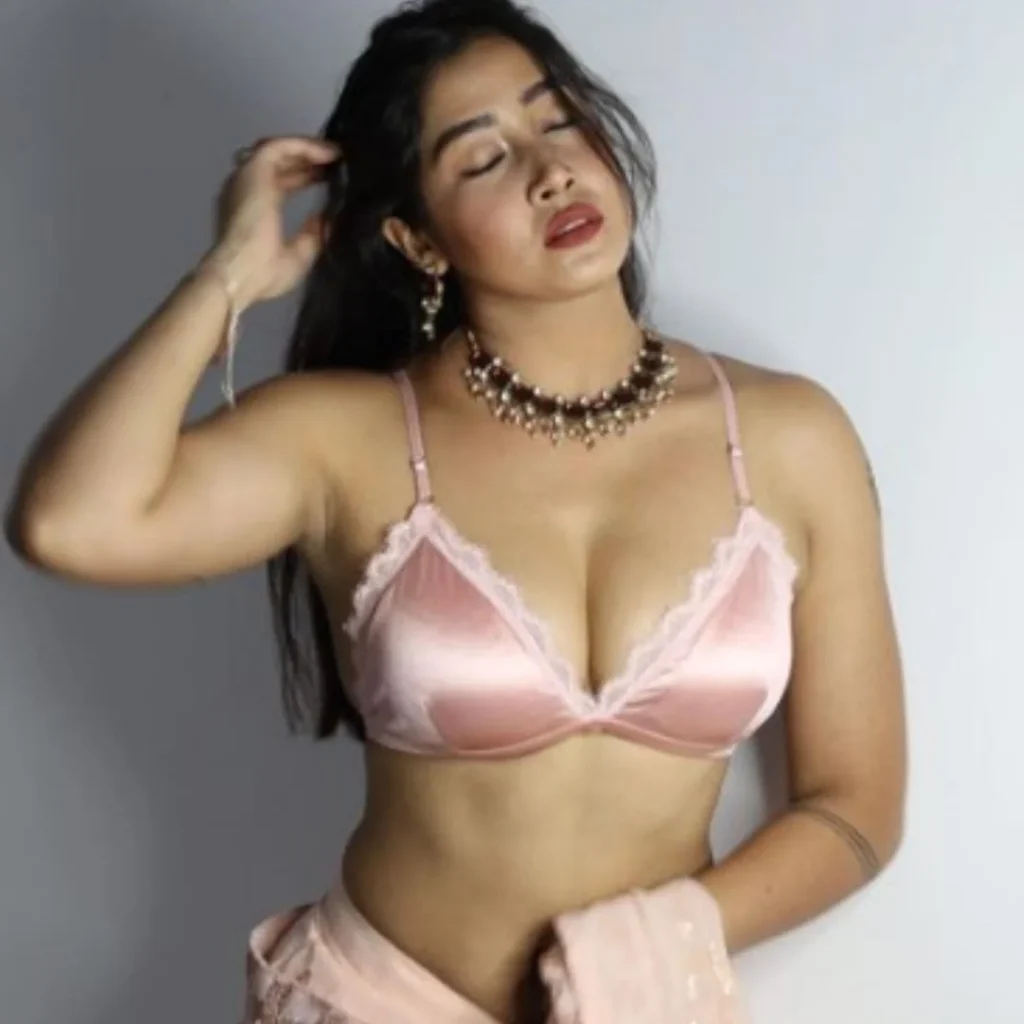 Sofia Ansari hot