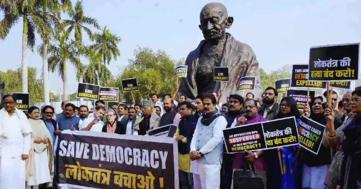 I.N.D.I.A का जंतर-मंतर पर हंगामा, कांग्रेस अध्यक्ष खड़गे, राहुल गांधी उपस्थित