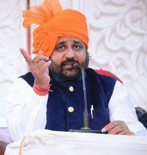 करणी सेना के राष्ट्रीय अध्यक्ष सुखदेव सिंह गोगामेड़ी की जयपुर में गोली मारकर हत्या