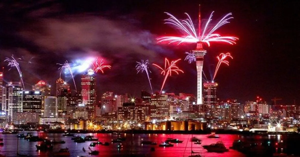 न्यूजीलैंड से लेकर जापान तक, दुनिया भर में नए साल का आगाज़